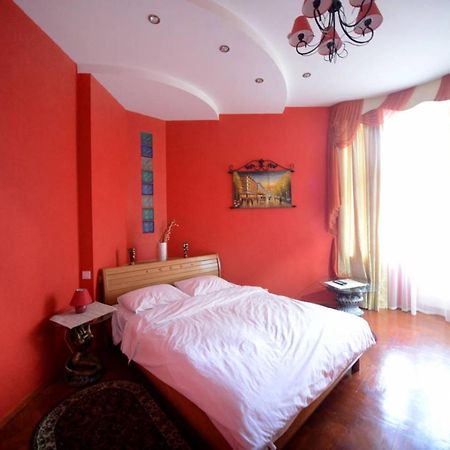 Chekhov Apartment Kyiv Exterior photo